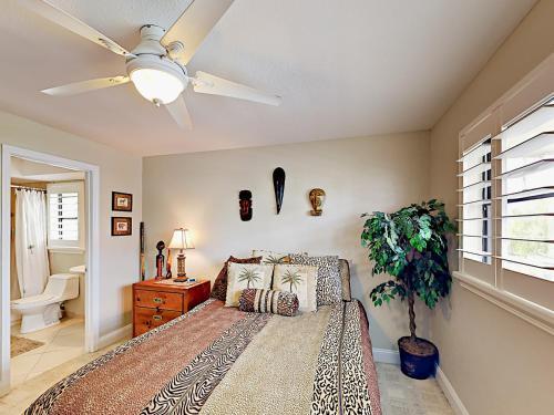 Apartamento 11650 Capri Circle South Condo Unit 104