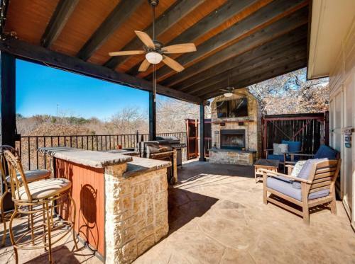Treetop Hideaway & Venue