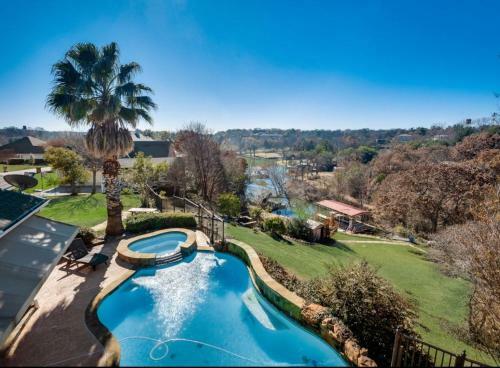 Treetop Hideaway & Venue