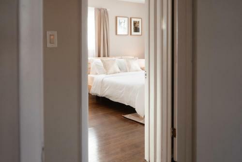 Beautiful Home! 25 Minutes To Downtown Chicago