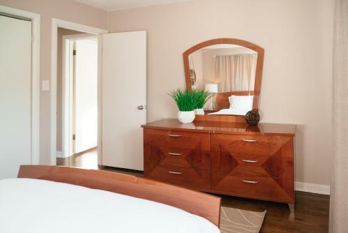 Beautiful Home! 25 Minutes To Downtown Chicago