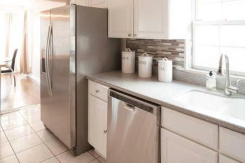 Beautiful Home! 25 Minutes To Downtown Chicago