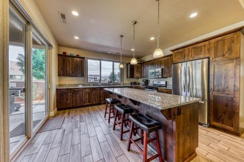 Red Rock Ranch Retreat: Paradise Village #10