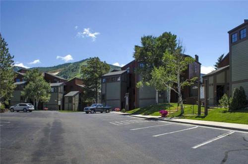 West Condominiums - W3433