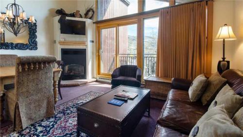 West Condominiums - W3433