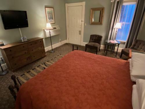 Bed & Breakfast Foley House Inn