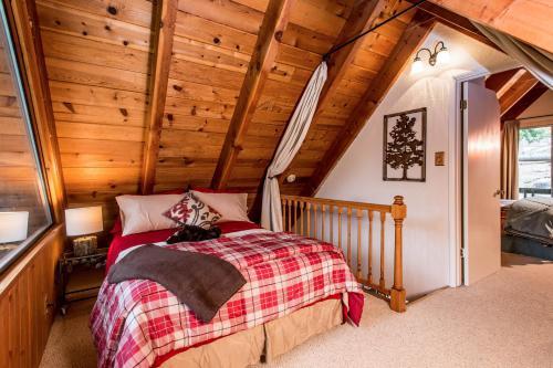 Shaver Village Chalet