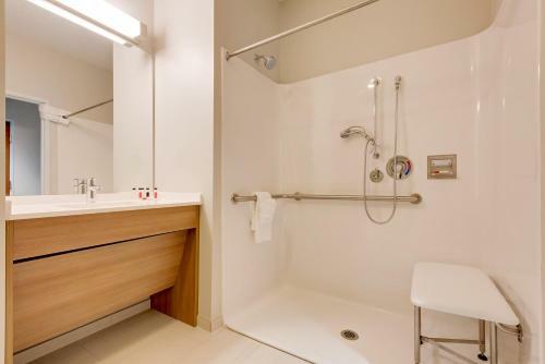 Hotel Microtel Inn & Suites By Wyndham Clarion