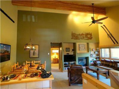 Saddle Creek 1755