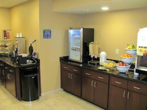 Hotel Cobblestone Inn & Suites - Ambridge