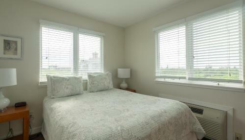 Hotel Windward Shores