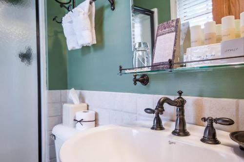 Bed & Breakfast Brick Street Inn