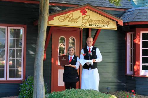 Hotel New Harmony Inn Resort And Conference Center