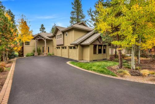 13 Vine Maple Home