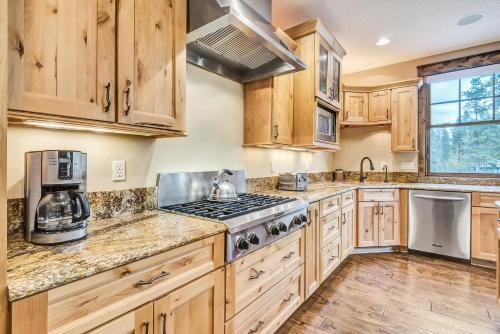13 Vine Maple Home