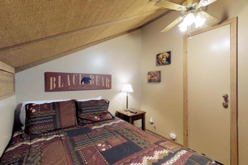 Snugglers Inn Condominium