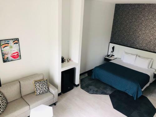 Hy-lo Hotel