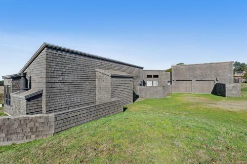 Windrow Retreat
