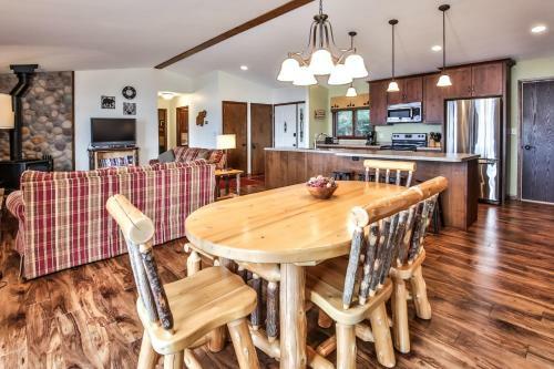 Lost At The Lake- Hiller Vacation Homes Home