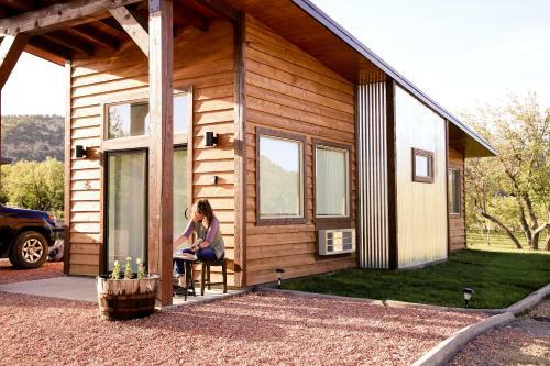 Apple Hollow Cabins