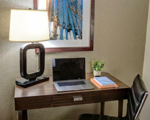 The Garrison Hotel & Suites Dover-durham, Ascend Hotel Collection