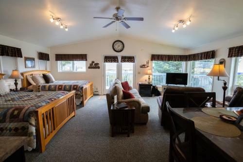Bears Den B&B And Lodging