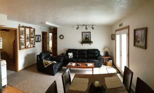 Bears Den B&B And Lodging