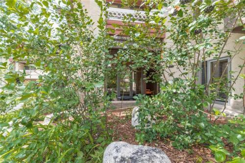 1110 Trappeur's Lodge, Trappeur's Crossing