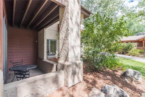 1110 Trappeur's Lodge, Trappeur's Crossing