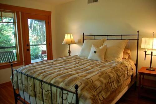248 - Goss Lake Chalet