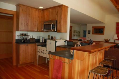 248 - Goss Lake Chalet