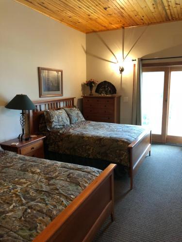 Comstock Premier Lodge Llc