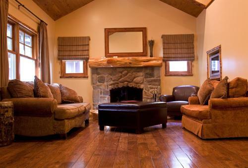 Hotel Circle Bar B Guest Ranch
