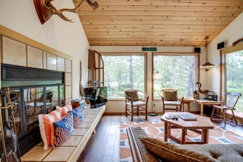 Golden Eagle Lane 17 | Discover Sunriver