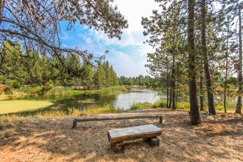 Golden Eagle Lane 17 | Discover Sunriver