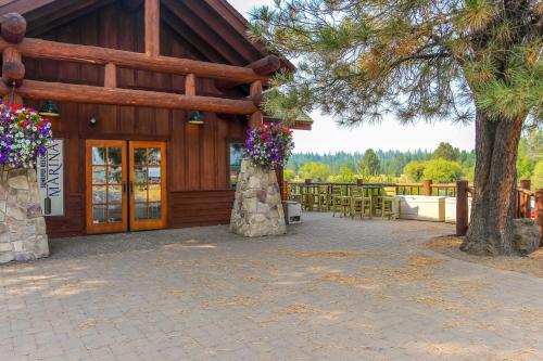 Golden Eagle Lane 17 | Discover Sunriver