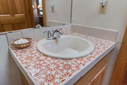 2 Bedroom - Secluded - Acoma