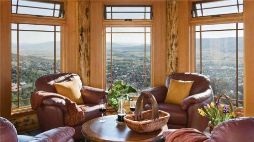 See Me Lodge - Custom Lodge Home With Room For Everyone!