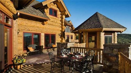 See Me Lodge - Custom Lodge Home With Room For Everyone!