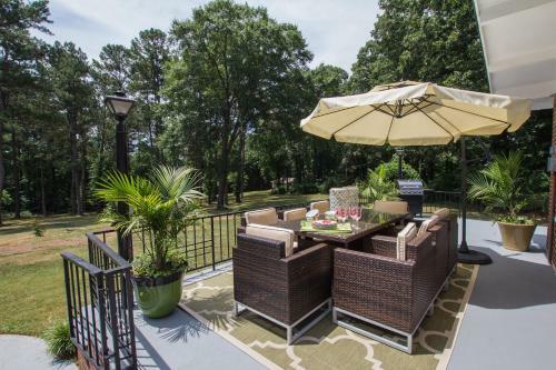 Villa Fabulous Parties In Large Classical Atlanta Estate