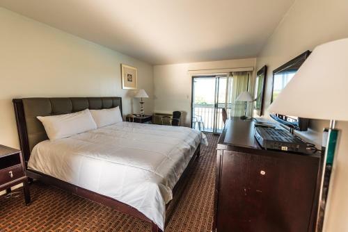 Somers Cove Motel