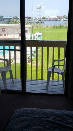 Somers Cove Motel