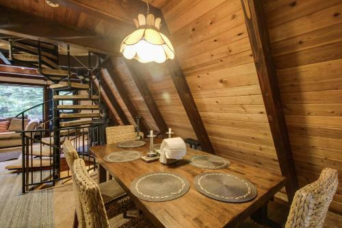 Hyak Duplex Cabin