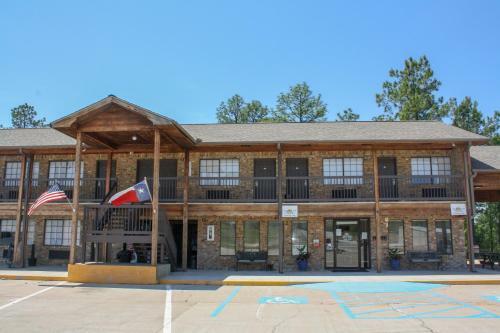 Posada Rayburn Inn