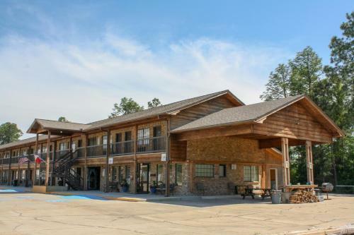Posada Rayburn Inn