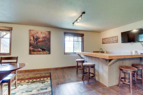 Elk Park Lodge