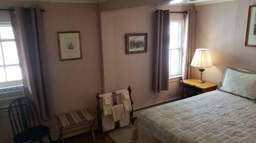 Posada Hawks House Inn