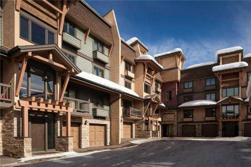 Phoenix At Steamboat - P105