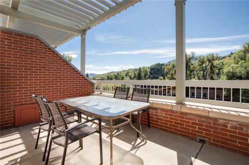 Howelsen Place - H307a