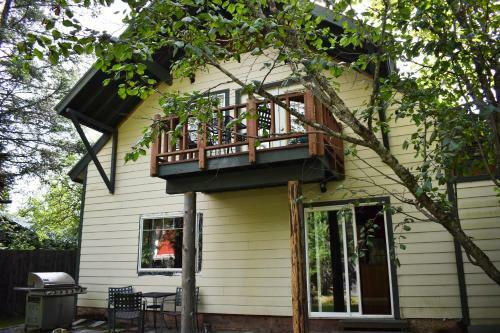 Exit Glacier Lodge